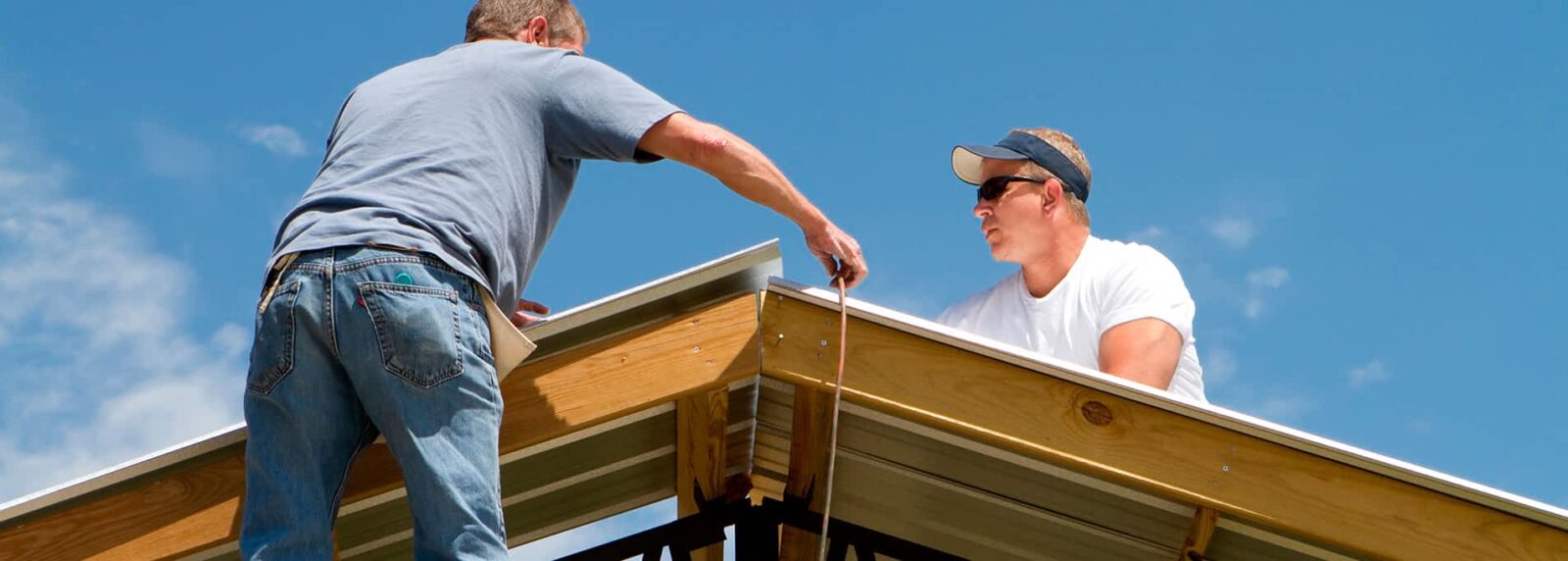 How to Select the Best Roofing Contractor